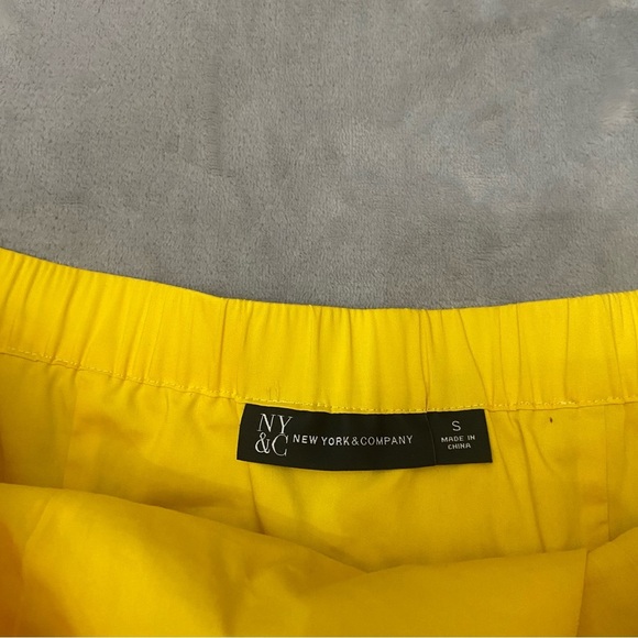 New York & Co Yellow Off The Shoulder Puff Sleeve Crop Top - 3287 - Picture 6 of 9